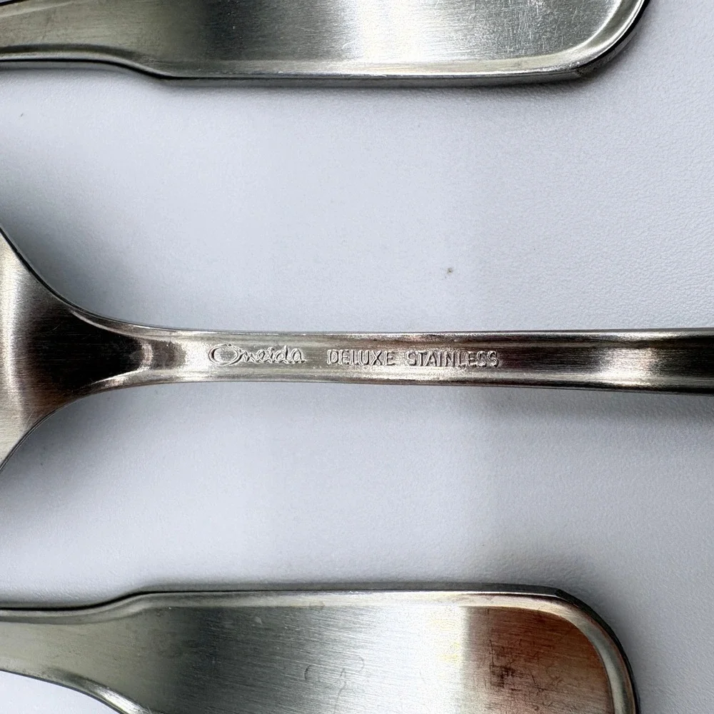 Oneida Deluxe Independence Stainless Steel Oval Soup Spoons Set of 8 Flatware